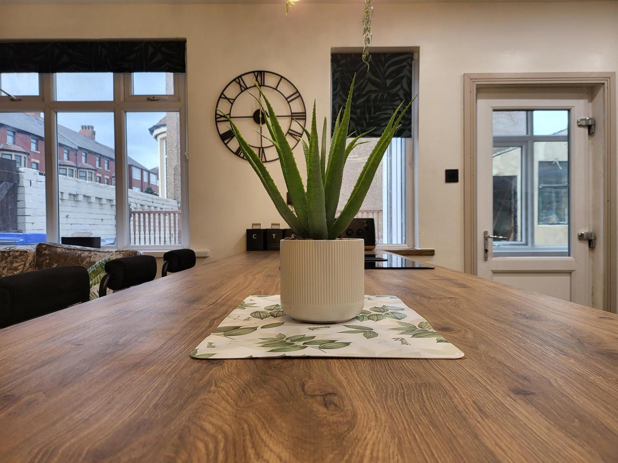 Country Style Modern Self Catering 3 Bedroom Bungalow In Blackpool Exteriör bild